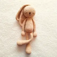 BE CRAFTY - Muñeco de Apego Conejo Suave Color Melón con Orejas Largas