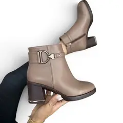 GENERICO - Botin Mujer Taco 6 Planta De Goma Punta Cuadrada 1062-65 Color Beige