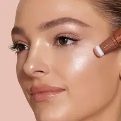 CHARLOTTE TILBURY - Beauty light wand highlighter