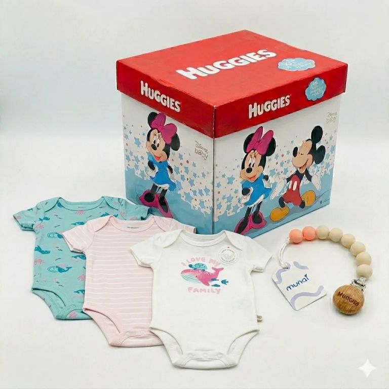 Body bebé niña pack x3 algodón blanco 6 meses + portachupón y caja disney de regalo