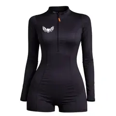 AQUA&MODA - TRAJE DE BAÑO ENTERIZO SHORT MANGA LARGA CON PROTECCION UV LOGO CORAZON AQUAMODA TRABMLCORN NEGRO