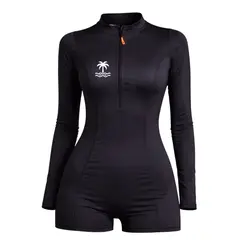 AQUA&MODA - TRAJE DE BAÑO ENTERIZO SHORT MANGA LARGA CON PROTECCION UV LOGO PALMERA AQUAMODA TRABMLPALN NEGRO