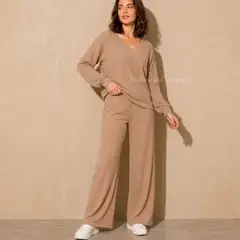 GENERICO - Conjunto Dama 2Piezas Chompa Cuello V y Pantalón Palazzo con Bolsillos