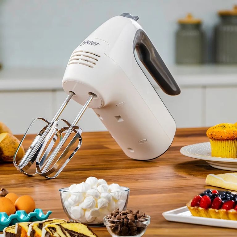 Batidora de mano Oster® con 6 velocidades y función turbo FPSTHM3532
