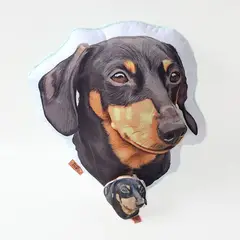 QALA DISEÑO - Pack Almohada y Llavero - - Perro Salchicha Negro