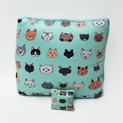 QALA DISEÑO - Pack Almohada y Llavero - - Amigos Gatunos - Cojín Gato