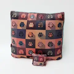 QALA DISEÑO - Pack Almohada y Llavero - - Patitas de Gato - Cojín