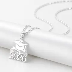 GENERICO - Collar de Graduación 2026 Unisex – Dije de Birrete en Acero Inoxidable de Alta Calidad