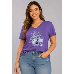 GENERICO - POLO PARA DAMA COLOR MORADO CUELLO V CON DISEÑO DE FLORES DECORADAS