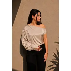 Ama Outfitters - BLUSA DE SATIN NORA