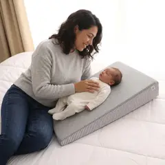 ACOLCHONADITOS - Cojín Antireflujo Bebé Plomo Rayas Plomas