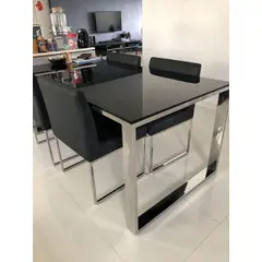 CASA CONCEPTO - MESA DE COMEDOR POINT - ACERO INOXIDABLE