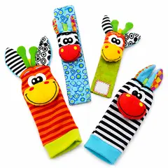 GENERICO - Set de Estimulación para Bebé 4 Piezas Sonajeros de Muñeca y Calcetines Cebra y Jirafa