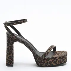 MOSSIMO - Sandalia Leopardo Mujer X Luana Barron