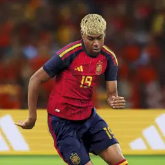 ADIDAS - Camiseta Local España Authentic 2026 Hombre Versión Jugador