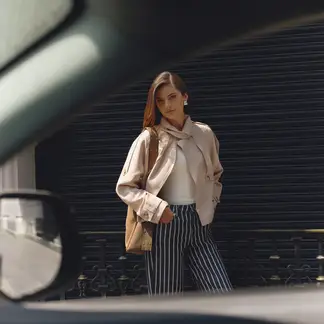 BASEMENT - Trench Mujer