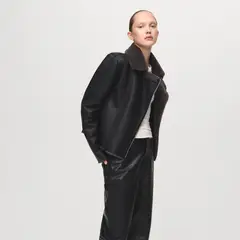 MANGO - Casaca Efecto Cuero Mujer