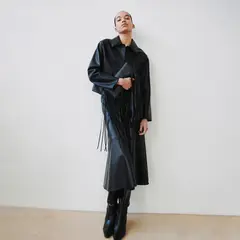 MANGO - Casaca Efecto Cuero Mujer