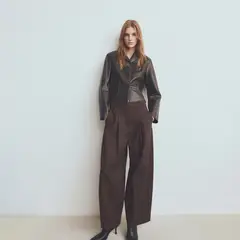 MANGO - Casaca Efecto Cuero Mujer