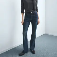 MANGO - Jean Flare Tiro Medio Mujer