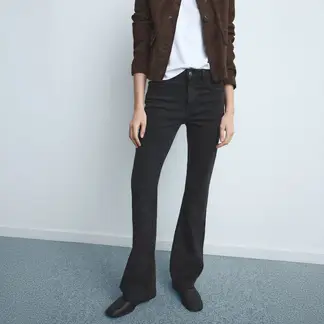 MANGO - Jean Flare Tiro Medio Mujer