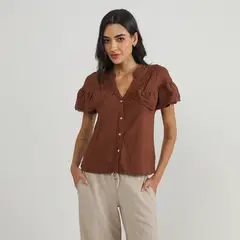 UNIVERSITY CLUB - Blusa Volantes Broderie