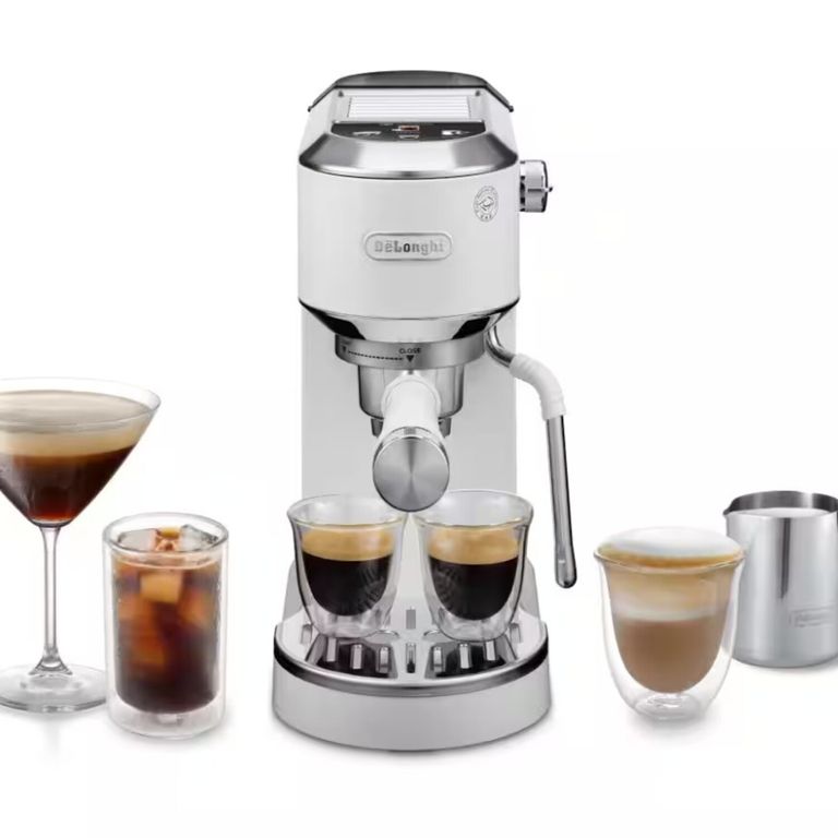 Cafetera Dedica Duo Blanca Cold Extraction Delonghi