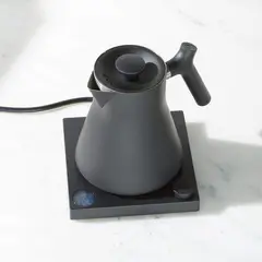 CRATE & BARREL - Tetera Eléctrica Corvo Negro FELLOW