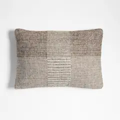 CRATE & BARREL - Cojín Texturizado para Terraza 38x56cm