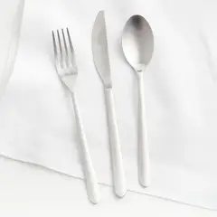 CRATE & BARREL - Juego de cubiertos Jasper Satin de 36 piezas
