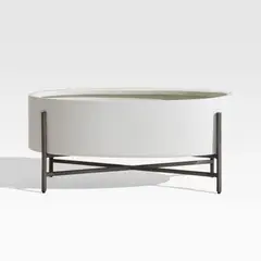 CRATE & BARREL - Maceta Blanca Dundee Ovalada con Soporte