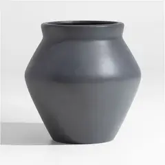 CRATE & BARREL - Maceta Wabi Gris Medium