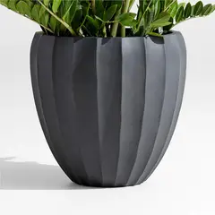 CRATE & BARREL - Maceta Warren 48x51cm