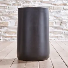 CRATE & BARREL - Maceta de Fiberstone Saabira de 59cm