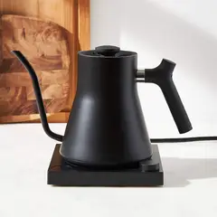 CRATE & BARREL - Tetera Eléctrica Stagg Negro FELLOW
