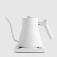 CRATE & BARREL - Tetera Eléctrica De Cuello De Ganzo Stagg Blanca Fellow