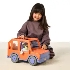 BLUEY - Vehiculo Grande 44 cm con Peluche
