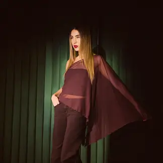 SYBILLA - Capa Mujer
