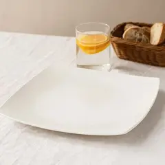 BASEMENT HOME - Plato de Fondo Porcelana 26 cm Essentials Cuadrado