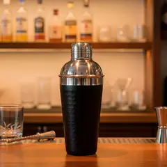 BASEMENT HOME - Cocktail Shaker Safari Bar