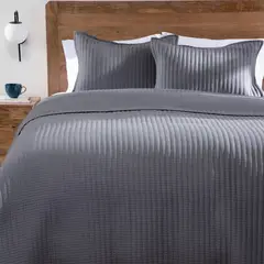 BASEMENT HOME - Cubrecama Liso Rod