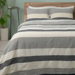 BASEMENT HOME - Cubrecama Colcha