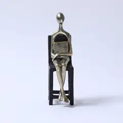 BASEMENT HOME - Figura Dorada 22x9cm