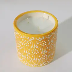 MYTH ARTS - Vela Alta Cerámica Amarilla Con Diseño 10cm