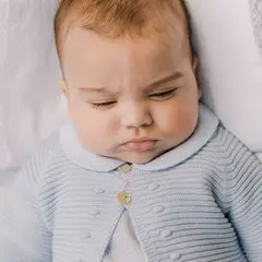 PAZ RODRIGUEZ - Chompa Larga Bebé Niño Dos Botones Algodón Paz Rodríguez.