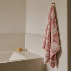 BASEMENT HOME - Toalla De Baño Combed Texturada 100% Algodón 650gr
