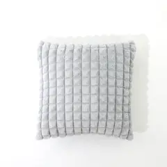 BASEMENT HOME - Cojín Fur