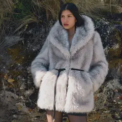 FALABELLA - Abrigo Pelos Mujer Jorge Luis Salinas