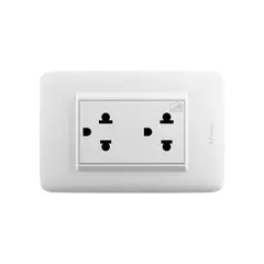 BTICINO - Tomacorriente Universal Doble 2P+T Doméstico Placa Blanco
