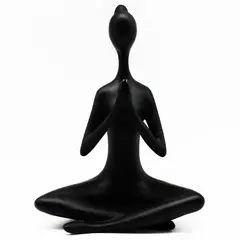 JUST HOME COLLECTION - Figura Yoga Poliresina Negro 19.3x25.8x12.5cm